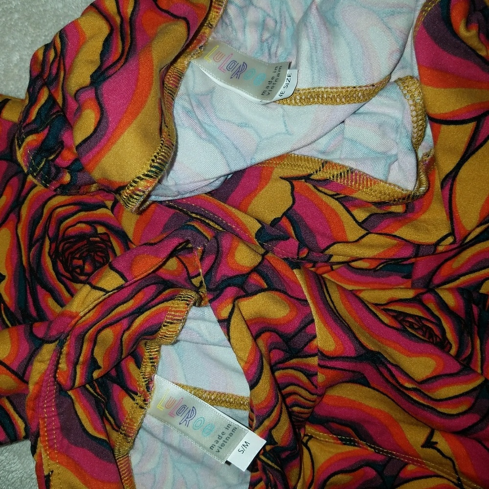 🚫SOLD!!!🚫NWOT Lularoe Mommy & Me Disney Roses - Picture 2 of 3
